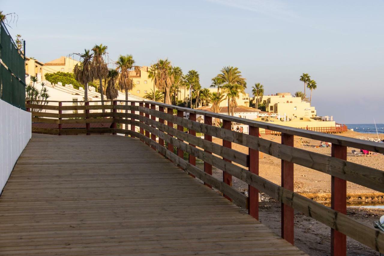Apartment By The Beach Sitio de Calahonda Екстер'єр фото
