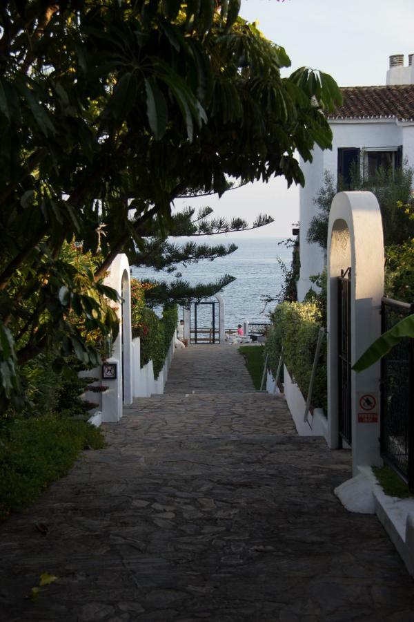 Apartment By The Beach Sitio de Calahonda Екстер'єр фото